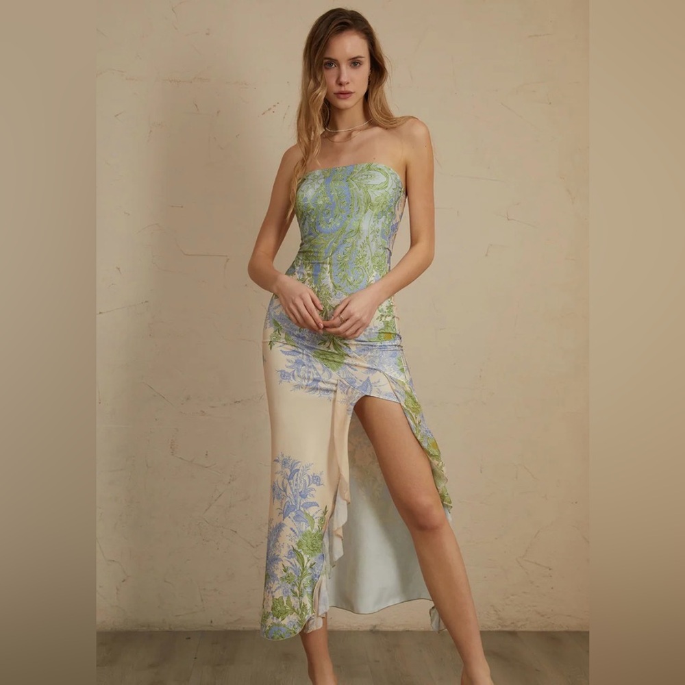 NWT Strapless Floral Midi Dress